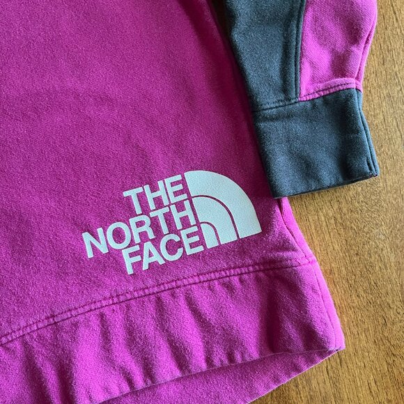 The North Face colorblock top 4T - Picture 2 of 6